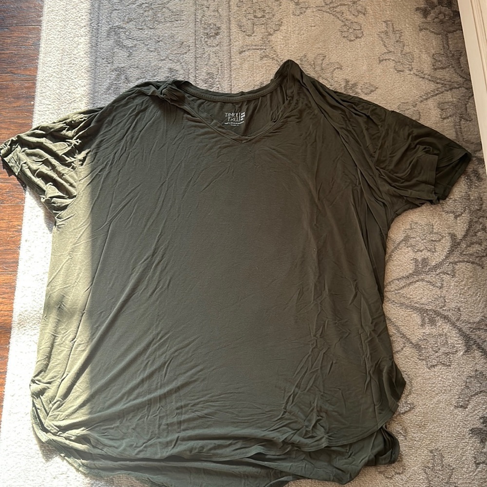 TIME AND TRU COMFY TOP​